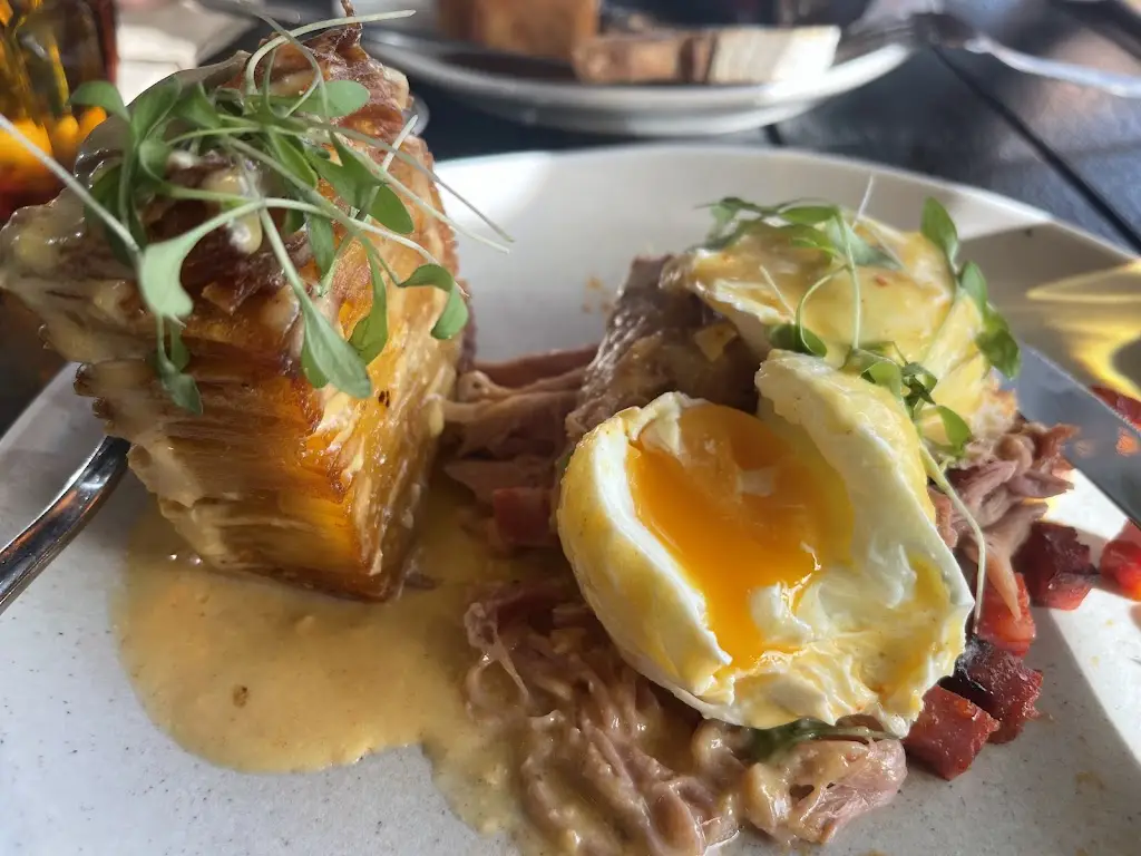 ninetyfour_Chesterfield_slider_image_3