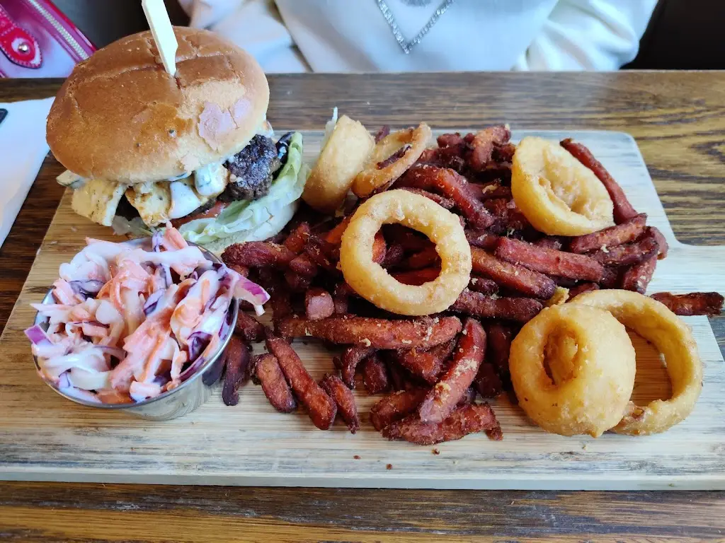 Menu_Chesters_Chesterfield_image_7