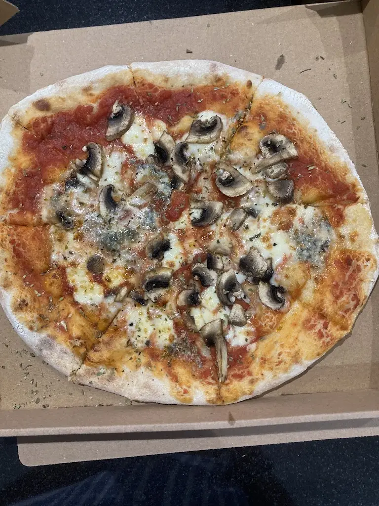 IL FORNO_Chesterfield_slider_image_3