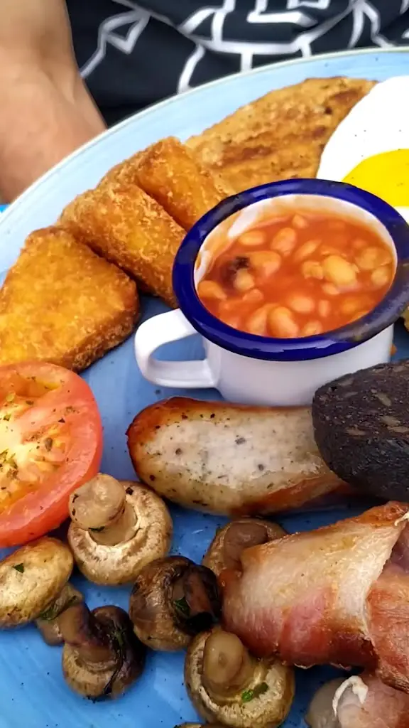 Sorbo Lounge_Chesterfield_slider_image_2