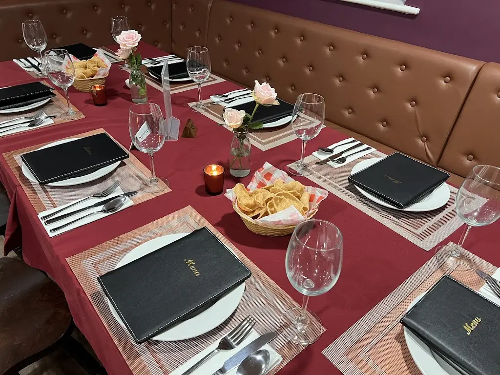 Thai Kitchen Takeaway & restaurant_Alderholt_slider_image_1