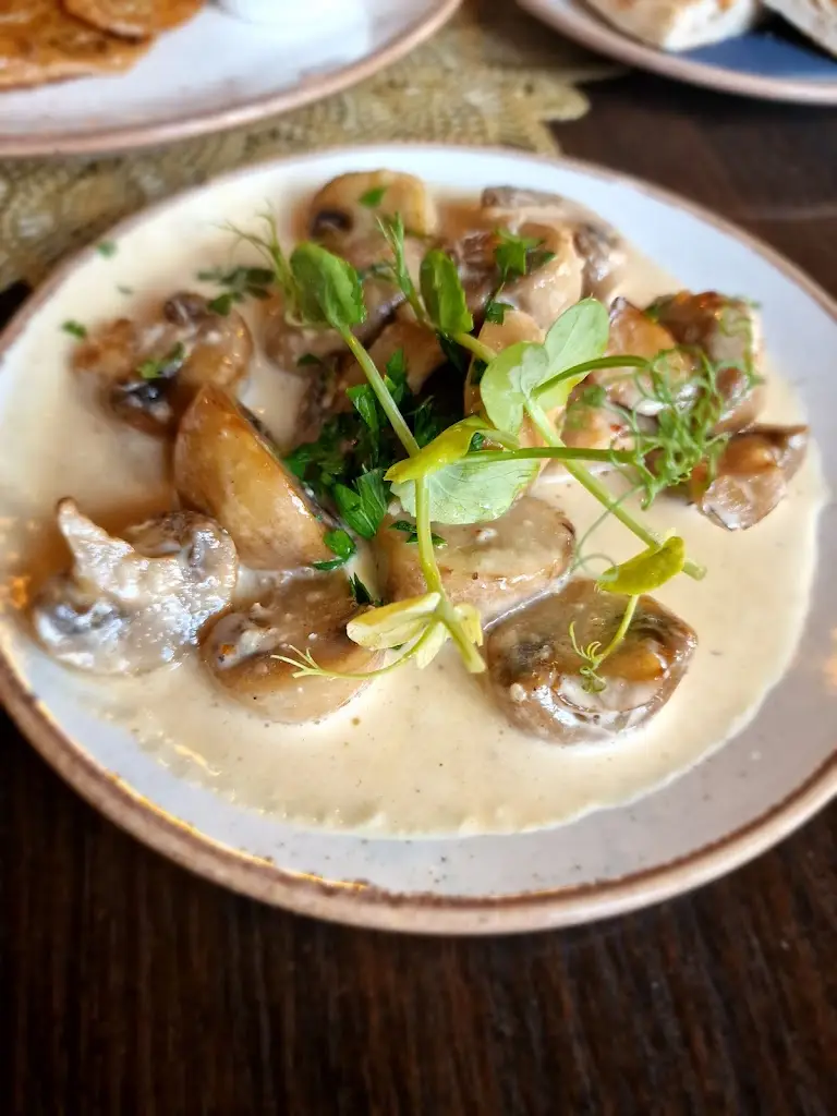 M L W_Blue Bell, Kiphill_Annfield Plain_reseña