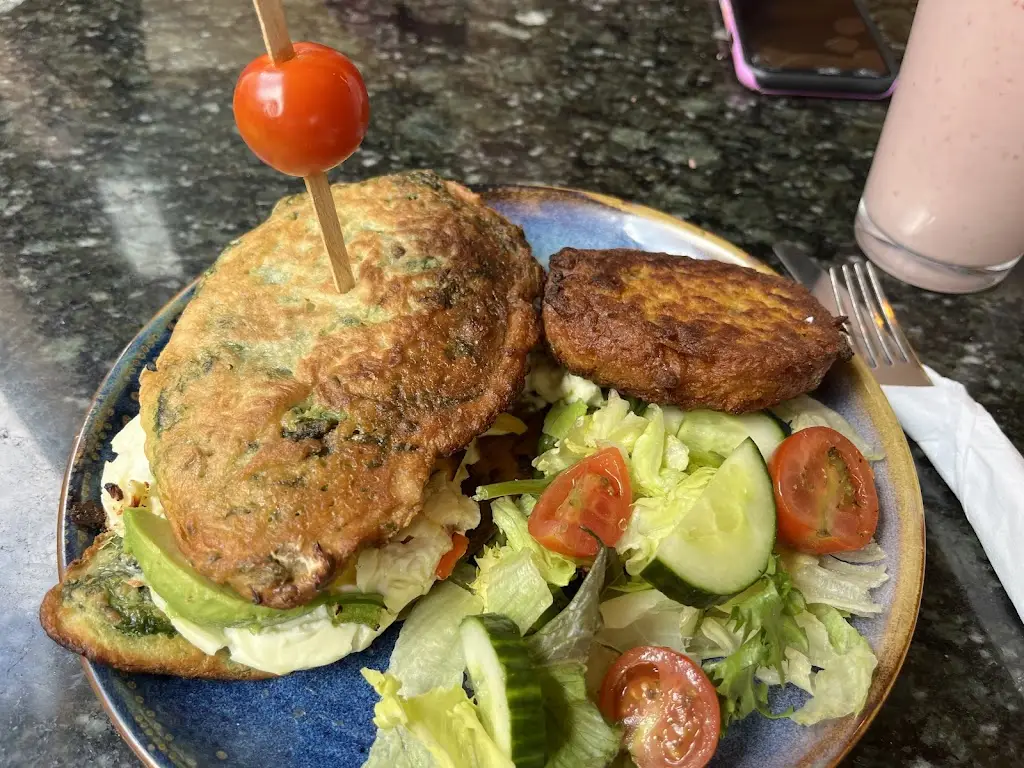 Amanda Franks_Qoozies_Chesterfield_review