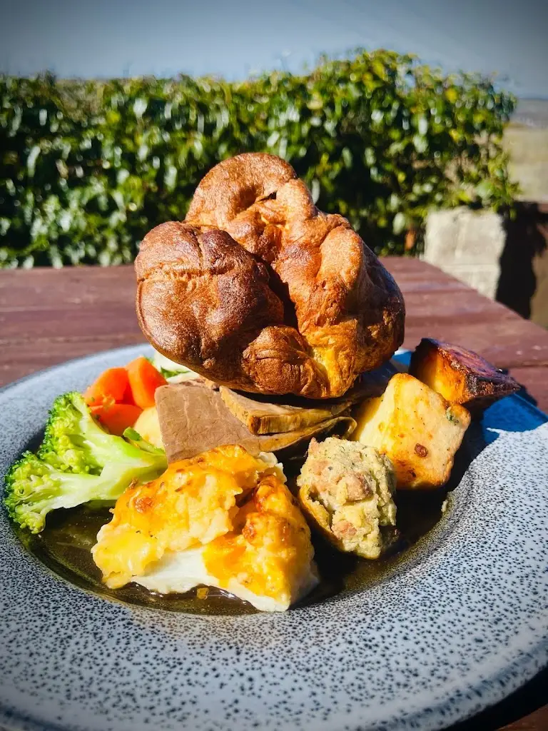 Bailey Yates_The Ox Inn_Annfield Plain_review