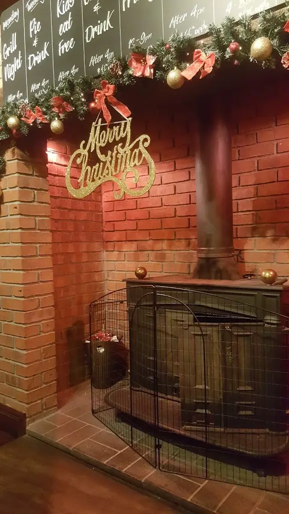 The Ox Inn_Annfield Plain_slider_image_1