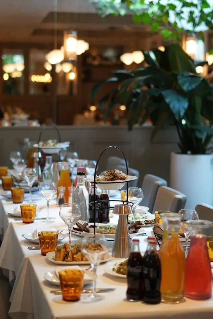 Ole Kyiv _Chislehurst_slider_image_3