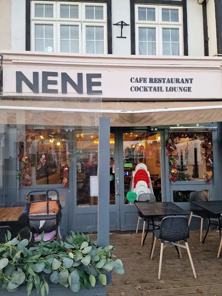 Nene Cafe & Bistro_Chislehurst_slider_image_1