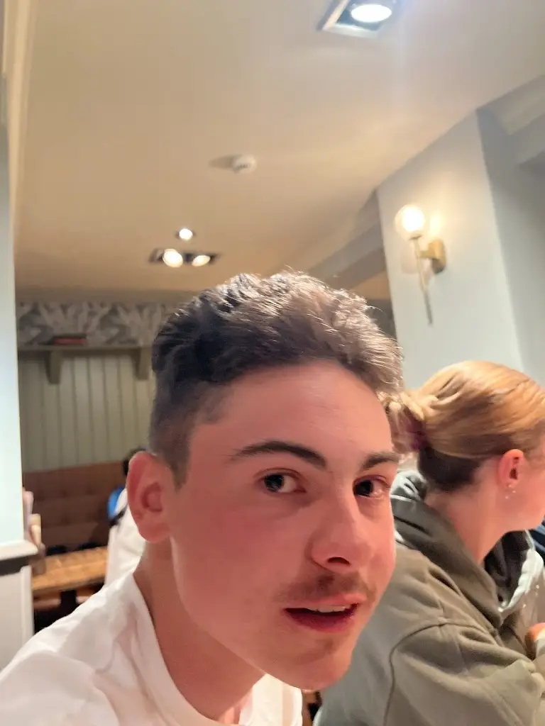 isaac bridle_The Queen's Head_Chislehurst_review