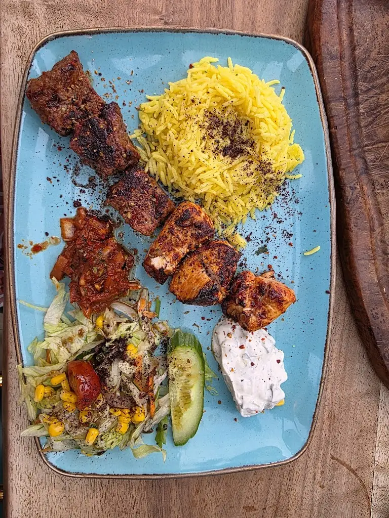 Baz Sellers_Olive & Thyme_Chorlton cum Hardy_reseña