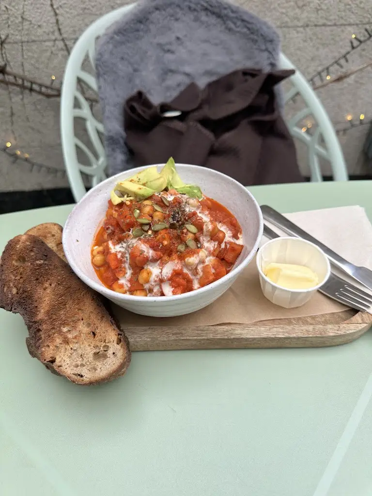 Madge Bailey_The Hummingbird_Chudleigh_review