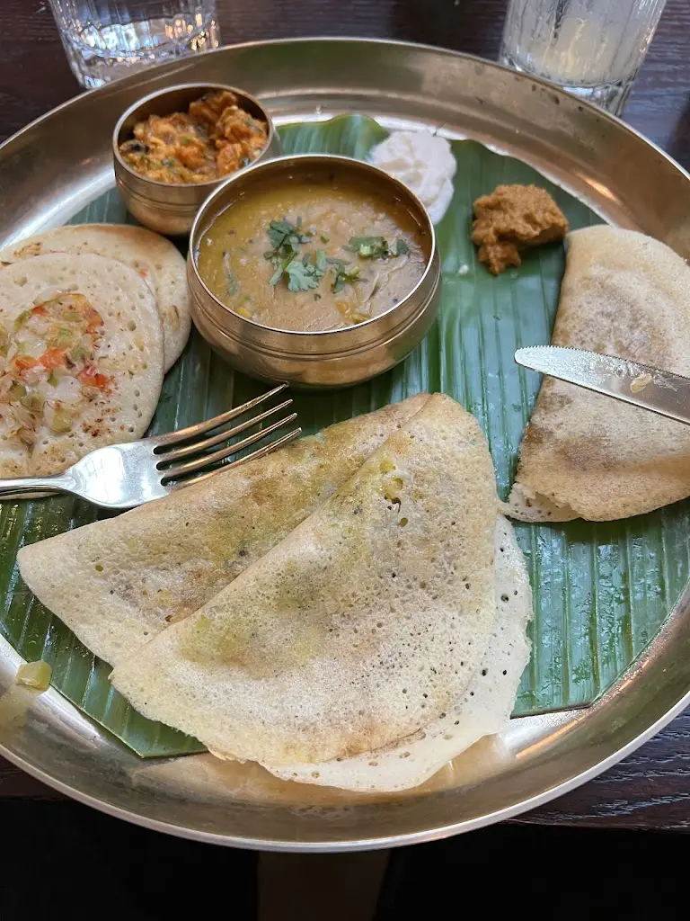 Barnaby Crumpler_The Bank Chorleywood_Chorleywood_review