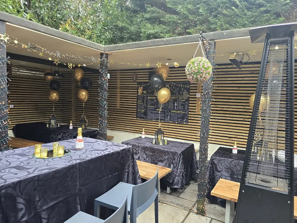 Shina Saigal_The White Horse_Chorleywood_review