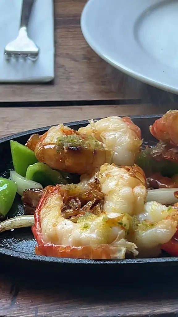 Ayjan A_The White Horse_Chorleywood_review