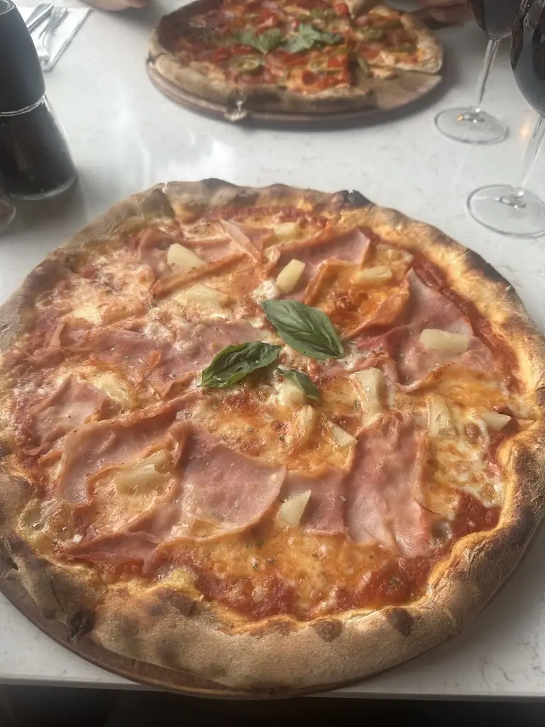 Sonia Dhanda_Nonno's Pizza _Chorleywood_review
