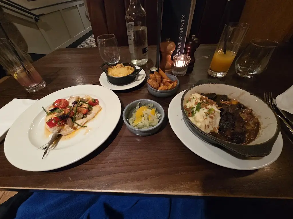 TheKaKaNow YouTube_Côte Cirencester_Cirencester_review