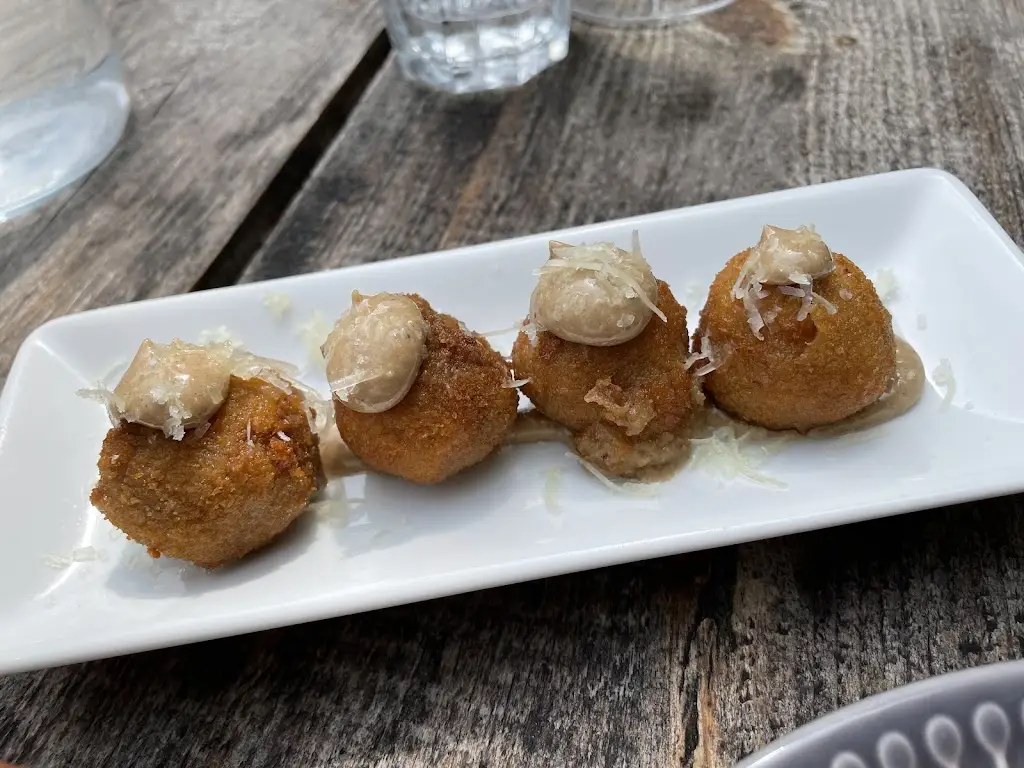 La Bobina Cirencester - Spanish Tapas & Wine Bar_Cirencester_slider_image_3