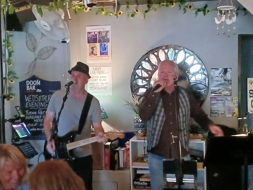 James Bant_The Horseshoe_Chipping Sodbury_reseña