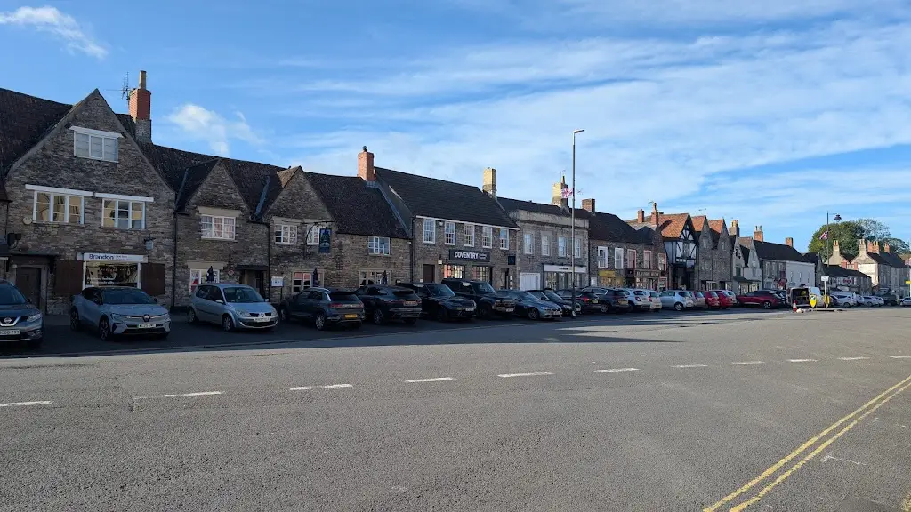 Siân Sanger-Jones_The Beaufort Hunt_Chipping Sodbury_review