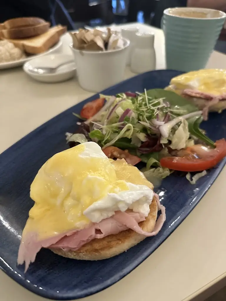 Menu_Hamptons Deli Cafe_Chipping Sodbury_image_3