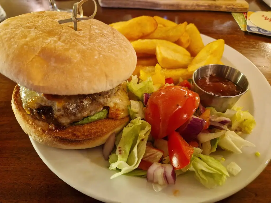 Sarah Whitelam_The Dog Inn_Chipping Sodbury_review