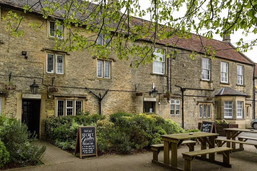 The Cross Hands_Chipping Sodbury_slider_image_3