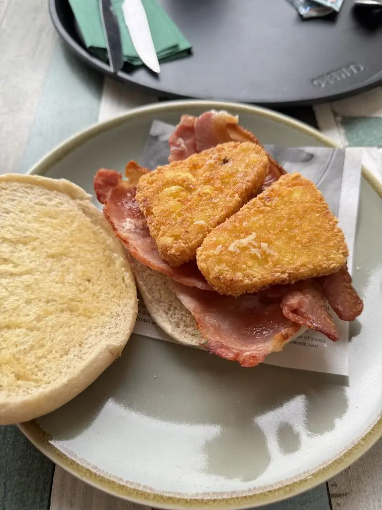 Laura Mintern_The Bob-In Café_Arnside_review