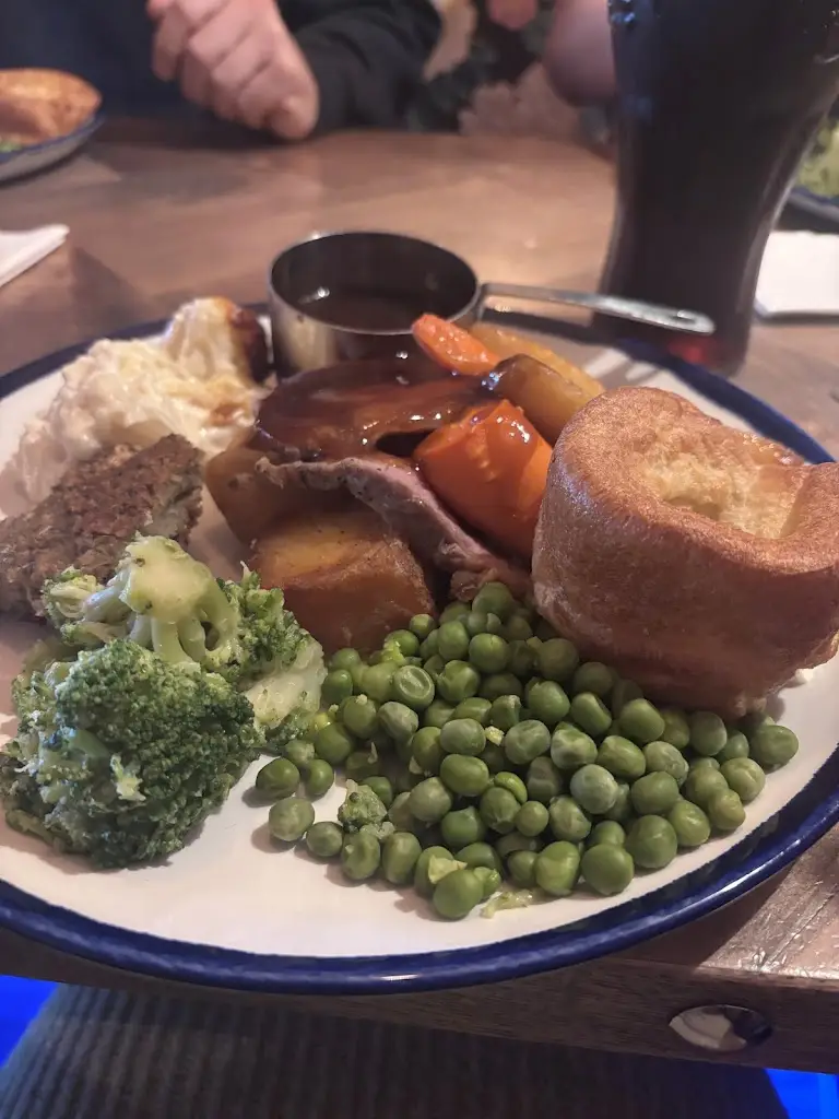 sarah Henderson_Farmhouse_Chipping Sodbury_review