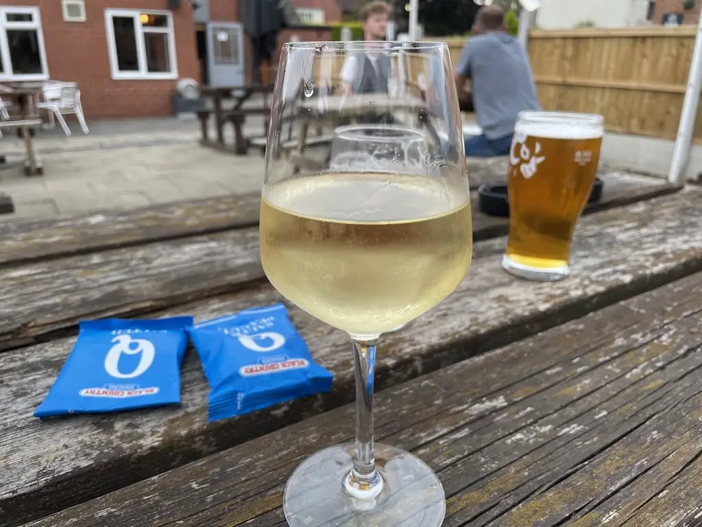 Amanda Kelly_The Kings Arms - KLM Pubco_Clarborough_review