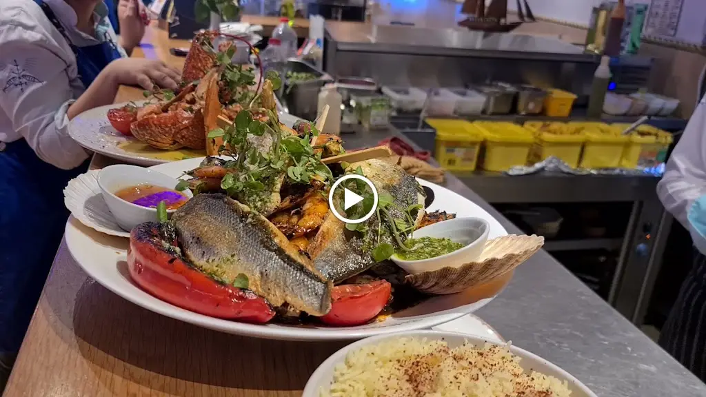 Ocean Fish Platter_Claydon_slider_image_2