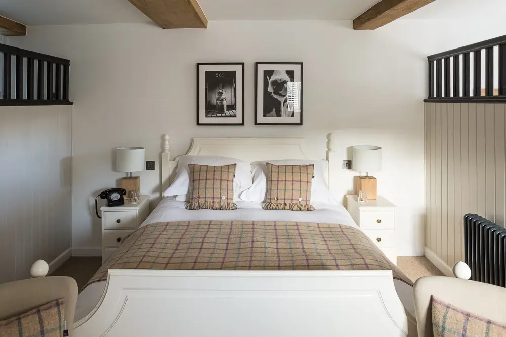 Tudor Farmhouse_Cinderford_slider_image_3