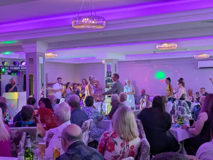 Pete Jeffs_The Red Lion Hotel_Churt_review