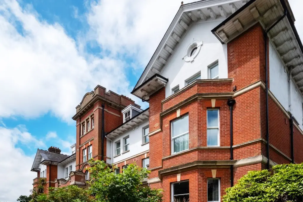 Holiday Inn Farnborough by IHG_Churt_slider_image_1