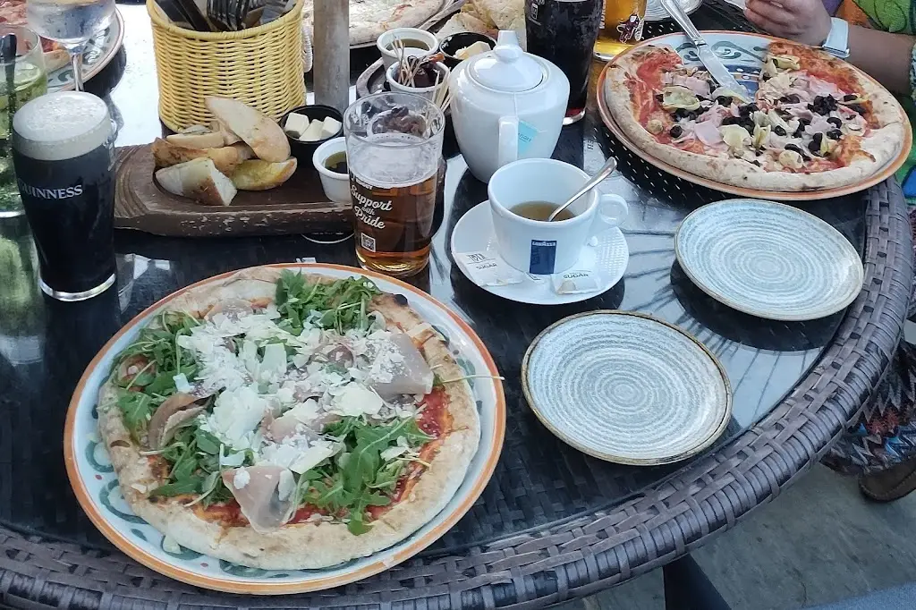 Marian Vlasaty_The Spotted Cow_Churt_review