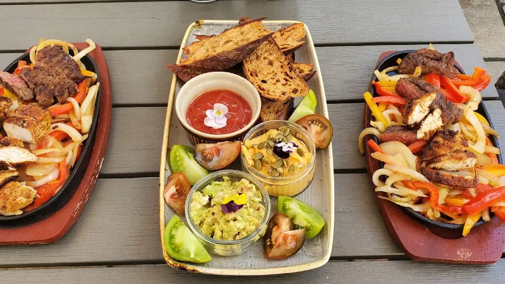 The Spotted Cow_Churt_slider_image_3