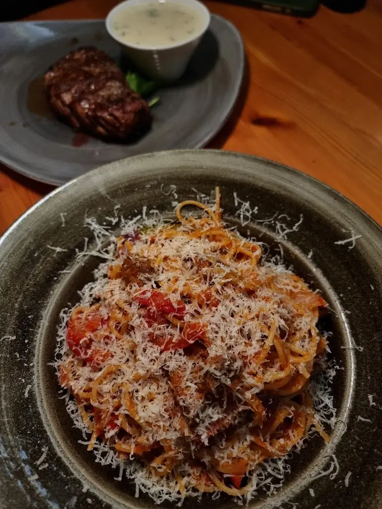 Faraz Taghavi_Caffe Piccolo_Churt_review