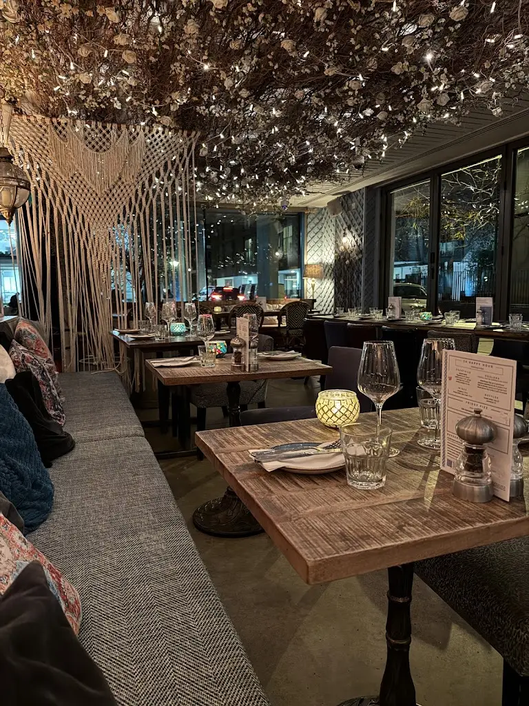 Megan's Clapham Old Town Restaurant _Clapham_slider_image_3