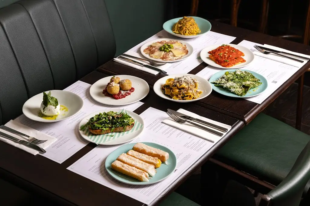 Lina Stores_Clapham_slider_image_3