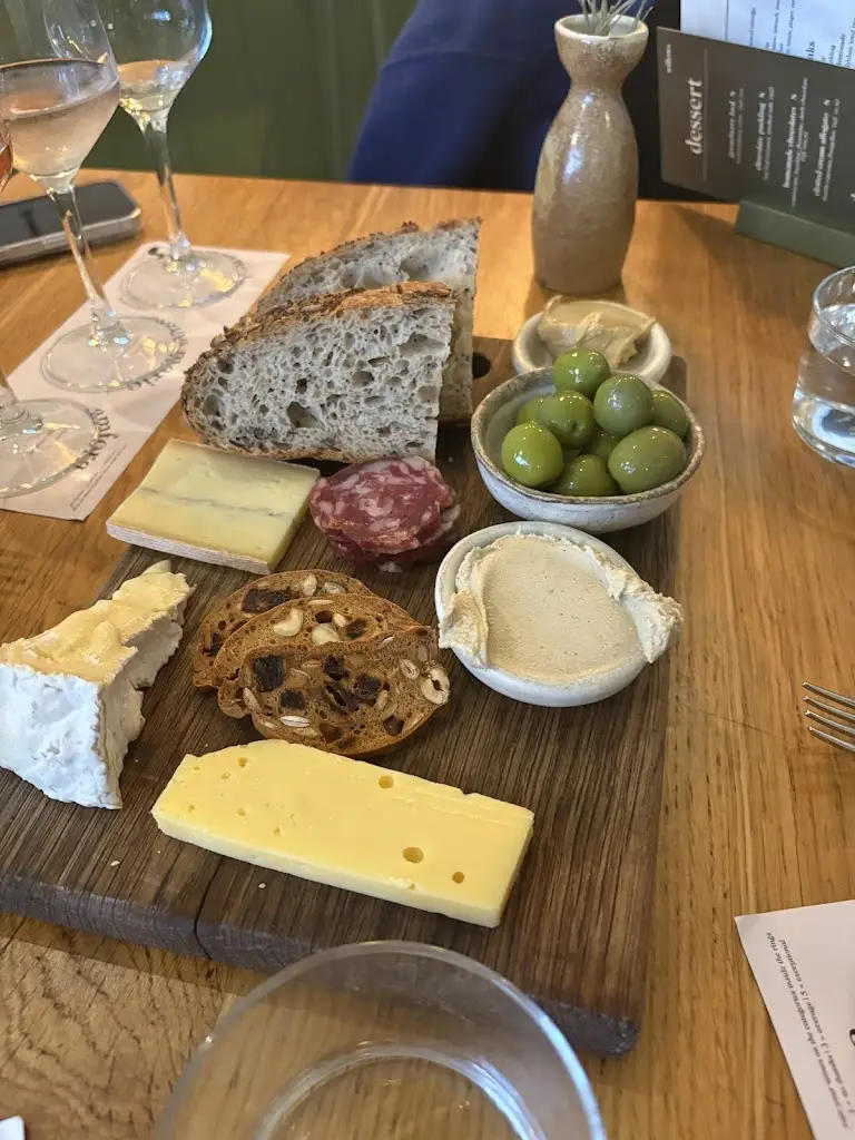 Nina H_Willows_Clapham_review