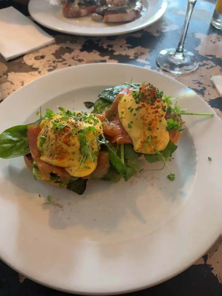 Niall von Howard_No 32 The Old Town_Clapham_review