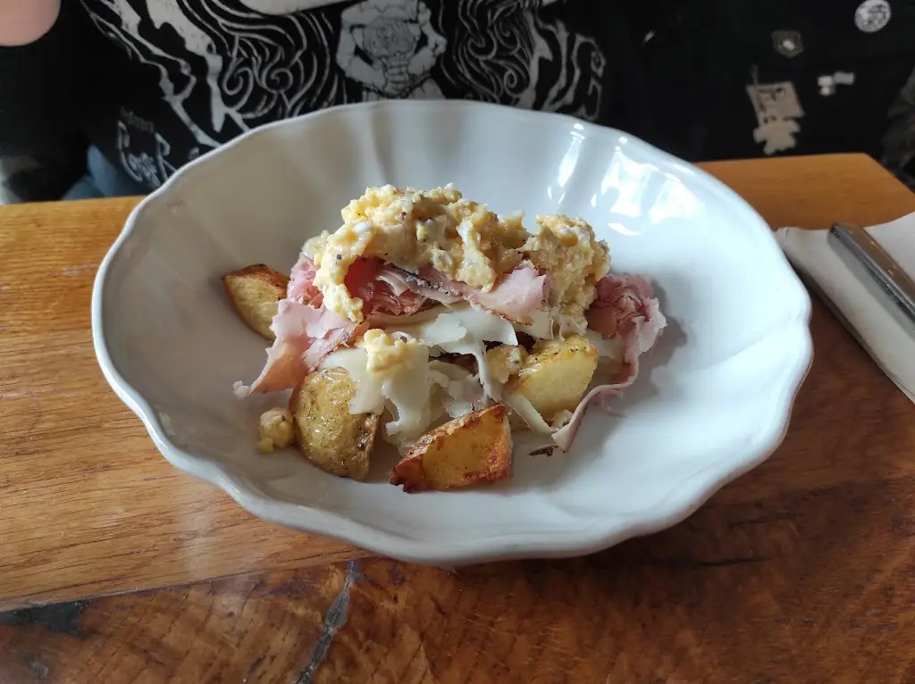 Tony Cooper_LIVIN'Italy_City and Borough of Leeds_review