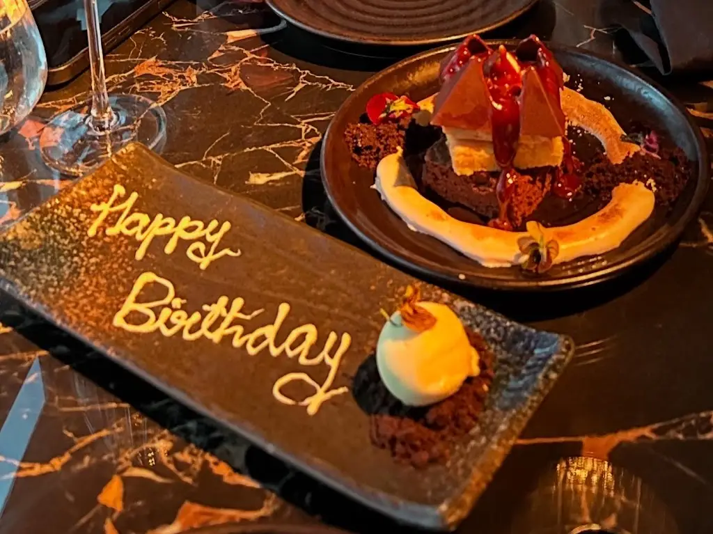 Laure Abanni_Tattu London_City of London_review