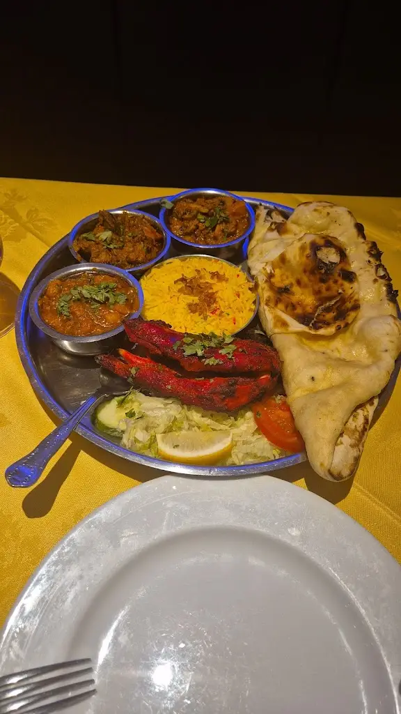 Philip Hales_Balti Stan_Clayton le Moors_review