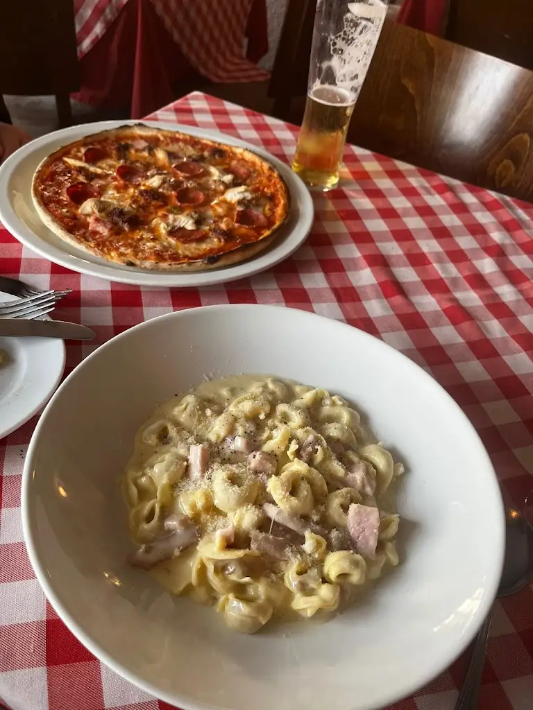 Justin Smith_Checcos_Clayton le Moors_review