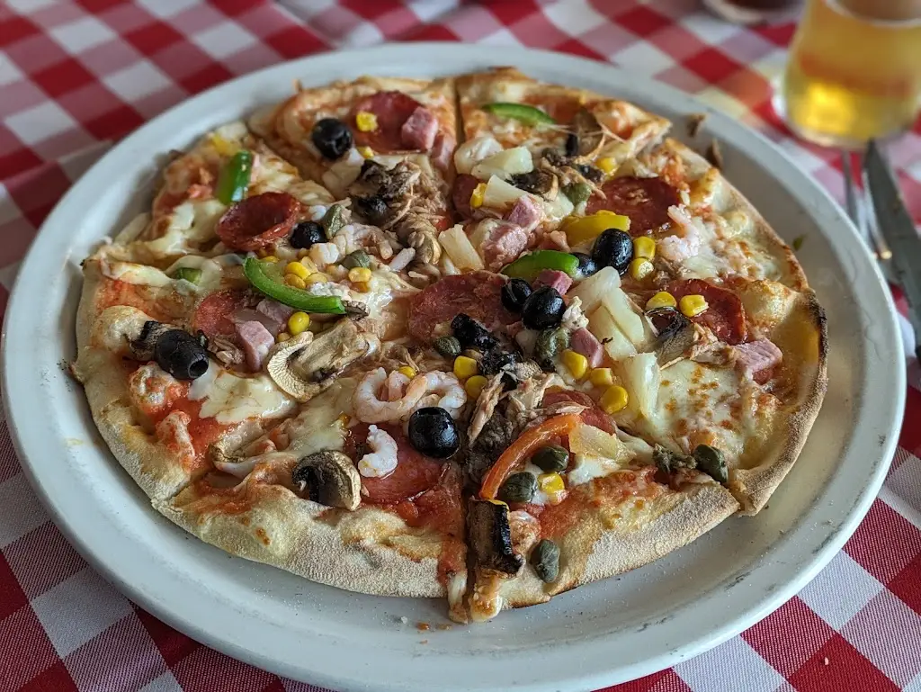 Checcos_Clayton le Moors_slider_image_3