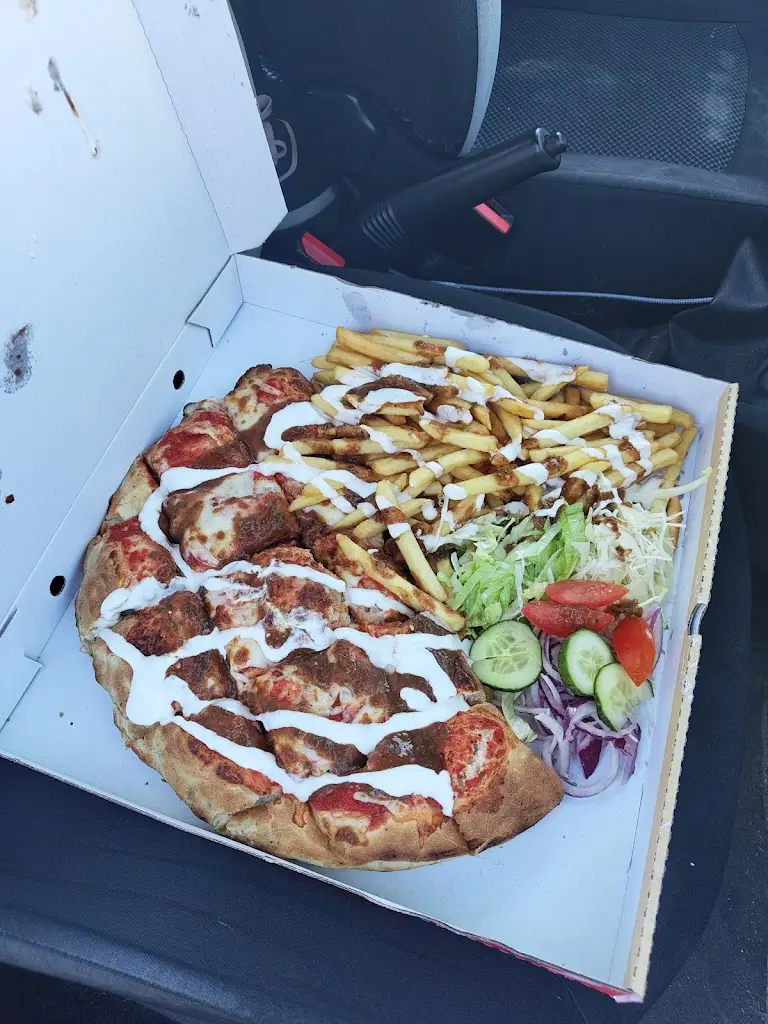 Chris Brown_Zorba's Awarded Best Takeaway 2024 10%off on our website_Clayton le Moors_review