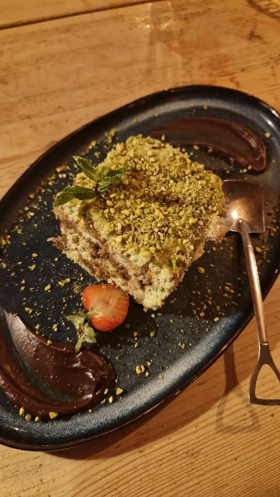 Emma Maude_Tappino's_Cleckheaton_review