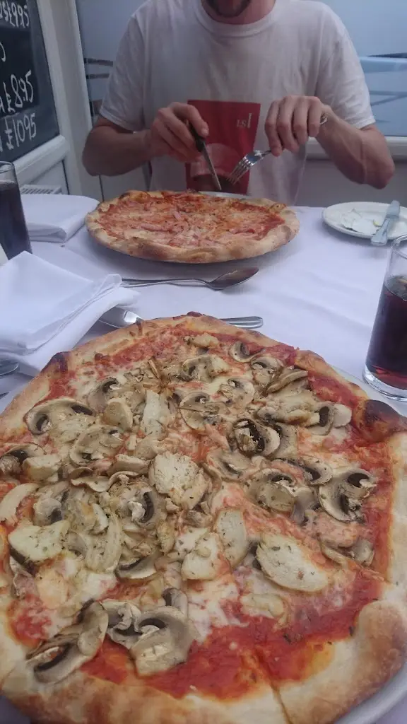 Menu_Luigi's_Cleckheaton_image_3