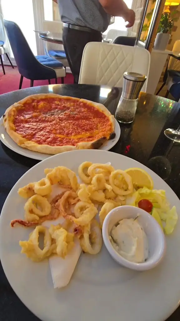 Inoshi De Silva_Luigi's_Cleckheaton_review