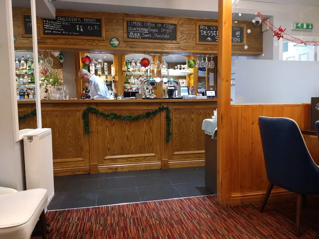 Paul Carter_Dynasty_Cleckheaton_review