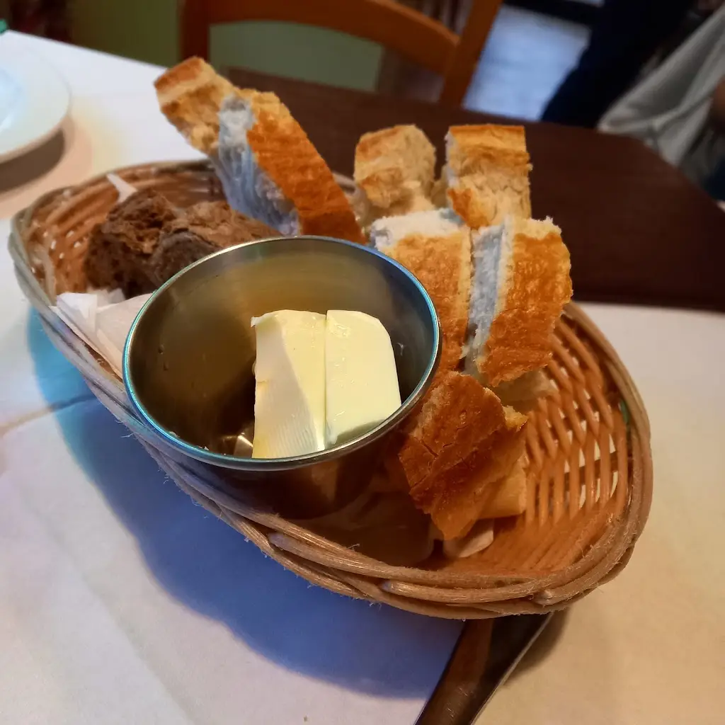 GreyPug_La Campania_Arundel_review